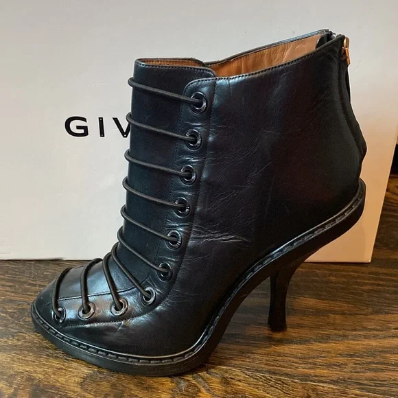 Super cool NIB Givenchy bondage booties - they are gorgeous and super stylish